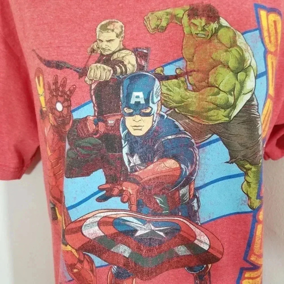 {Marvel} KIDS Avengers Assemble Red Tshirt - Picture 2 of 6